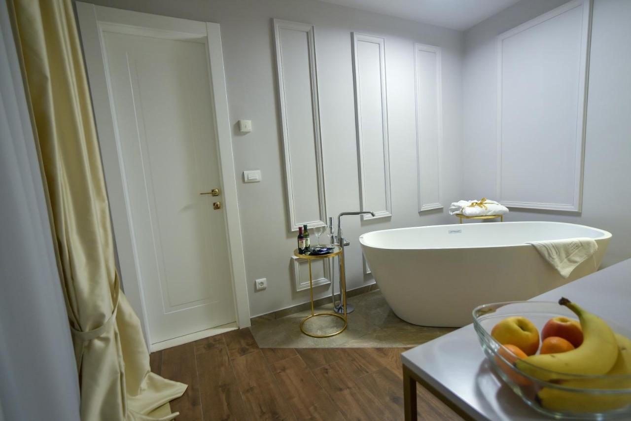 Nocleg ze śniadaniem Luxury Kadena 4*